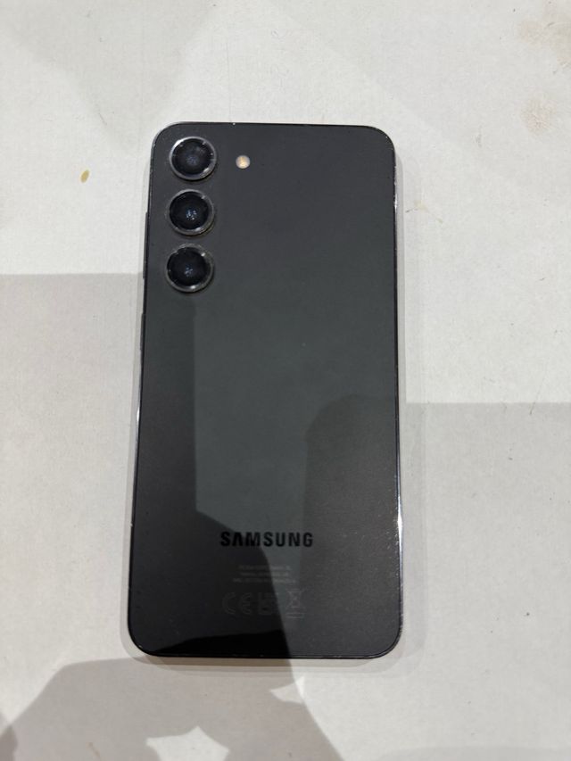 Samsung Galaxy S23 Negro/Morado