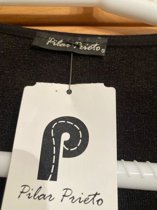 Blusa fiesta manga larga con detalles brillantes