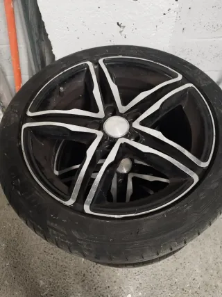 Juego de 4 llantas con neumáticos