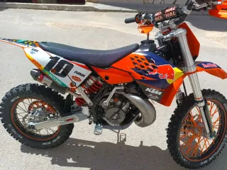 Moto KTM Red Bull casi nueva