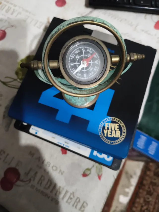 Bussola di Bronzo Antico