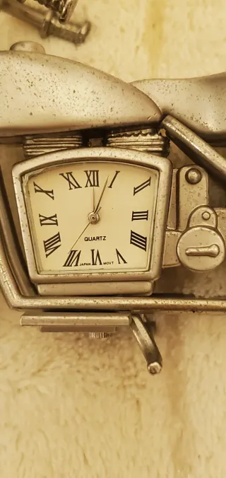 Orologio miniatura moto vintage Sanis