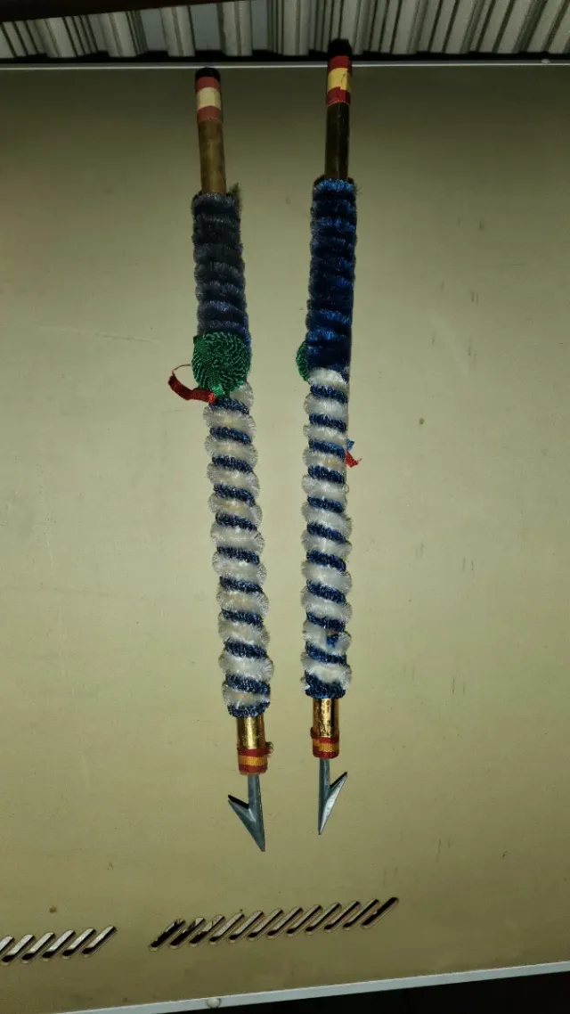 Pareja rejones taurinos antiguos en caja