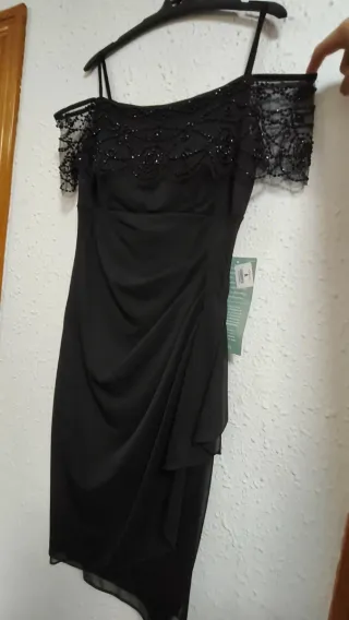 Elegante vestido fiesta/cocktail negro  pedrería