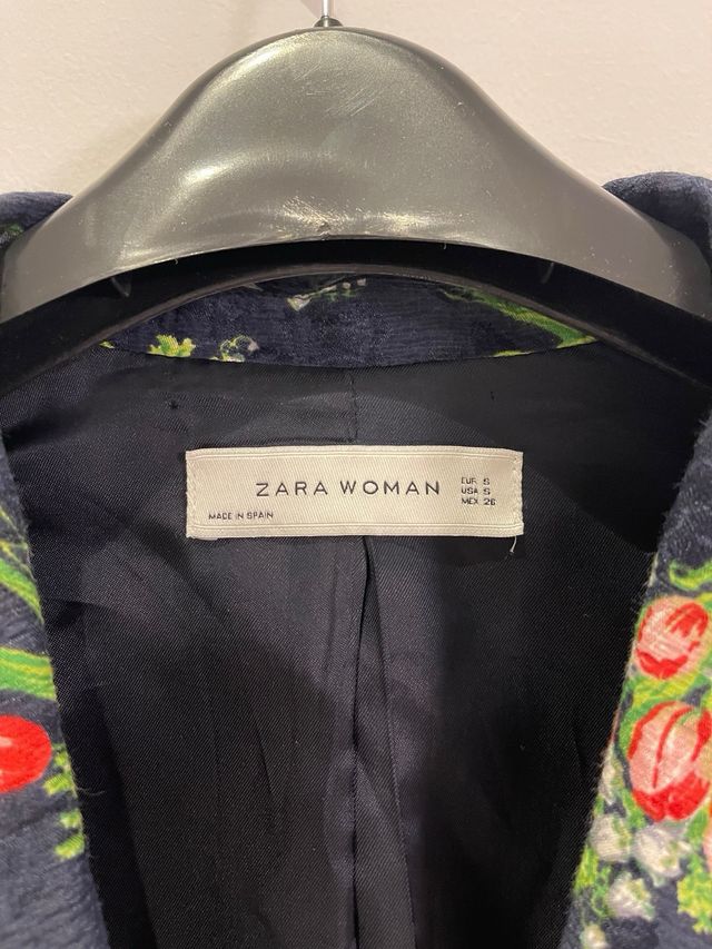 Chaqueta Zara Estampada Flores Puño Reversible