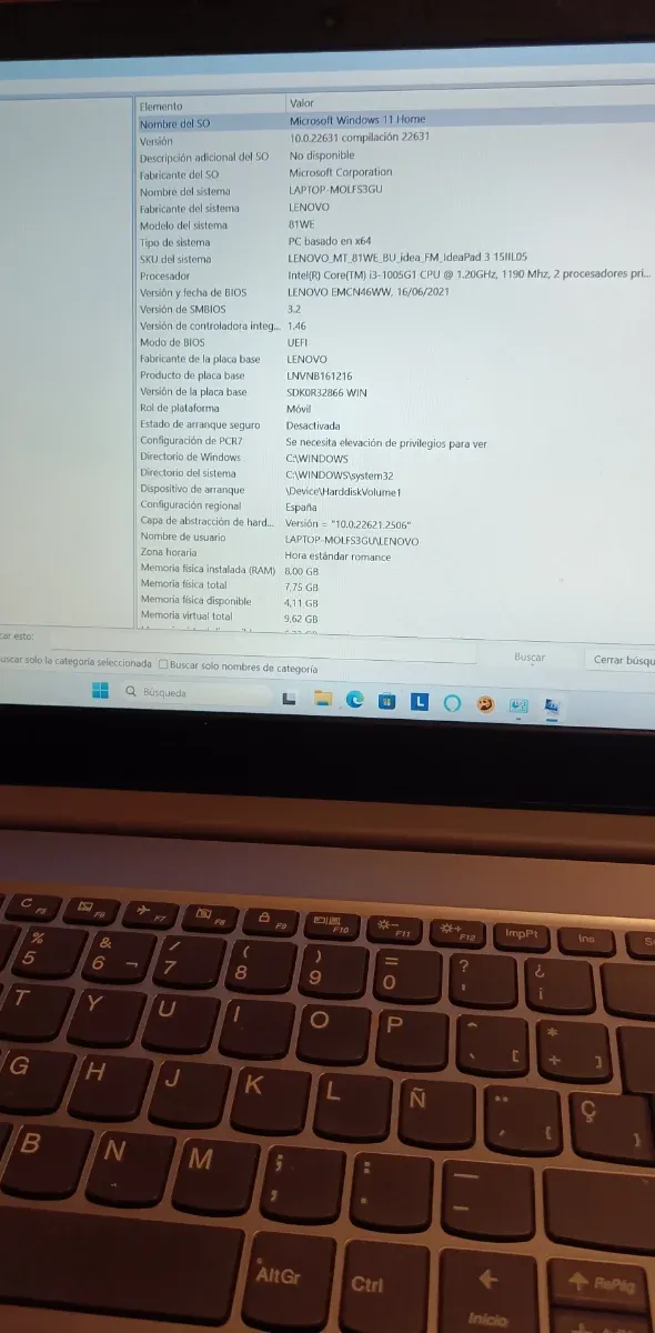 Portátil Lenovo IdeaPad Slim 3 15IILO5  +Maletín