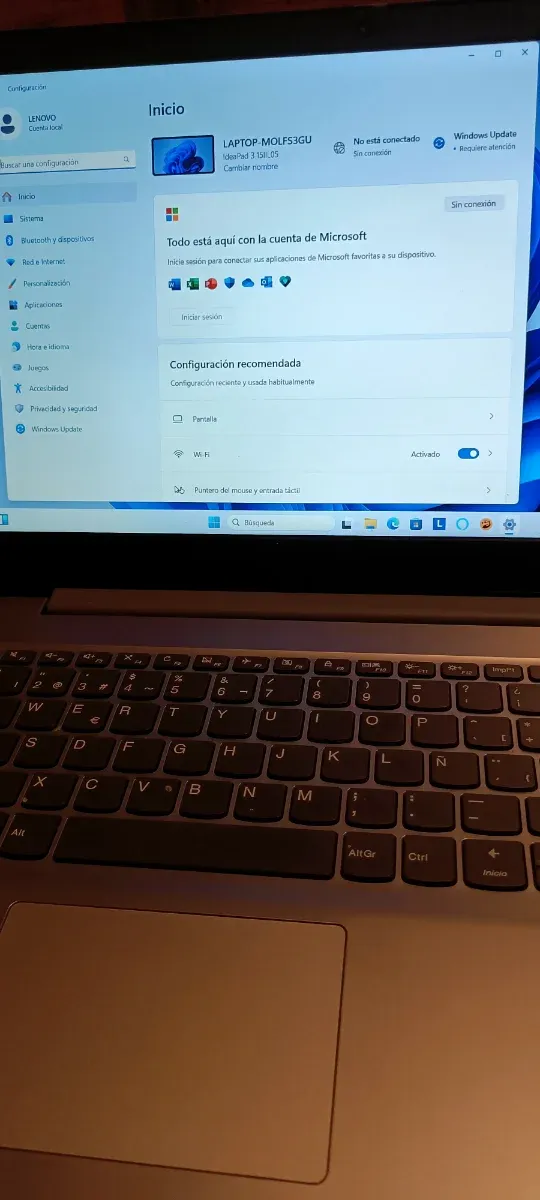 Portátil Lenovo IdeaPad Slim 3 15IILO5  +Maletín