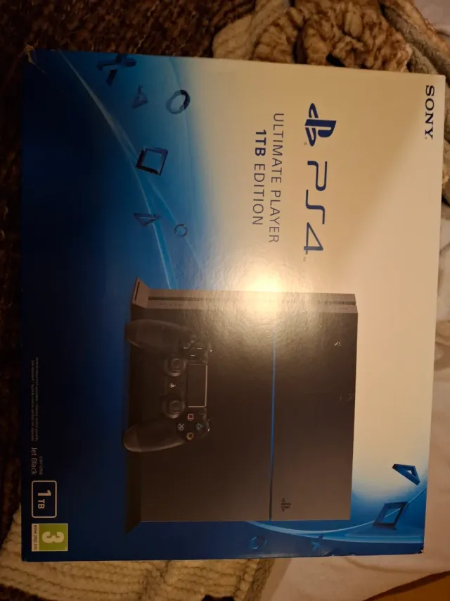 Caja PS4 Ultimate Player 1TB Jet Black