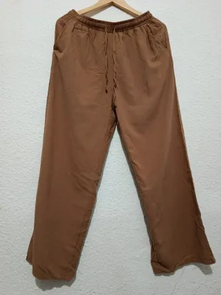 Pantalón ancho marrón