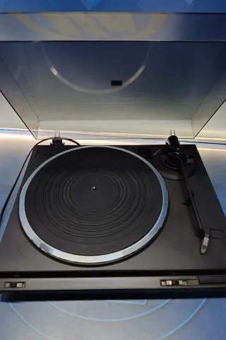 Tocadiscos Technics SL-DD20