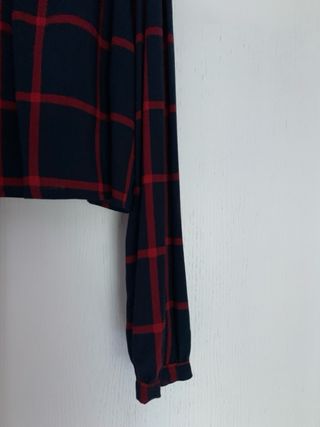 Blusa cuadros azul y rojo
