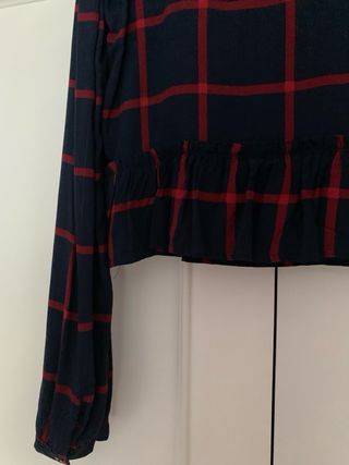 Blusa cuadros azul y rojo