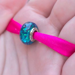 CHARM OPALESCENTE AZUL Y VERDE