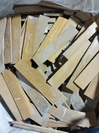 Parquet de madera desmontado Urge.