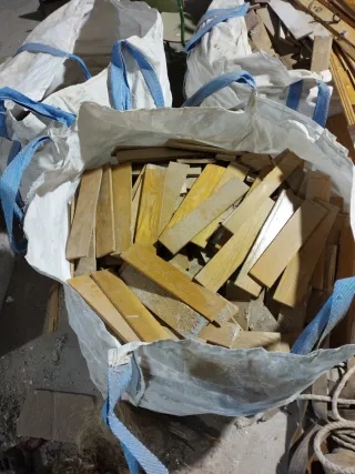 Parquet de madera desmontado Urge.