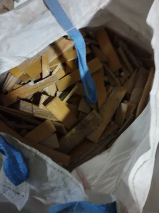 Parquet de madera desmontado Urge.