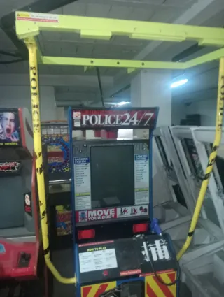 Máquina Arcade Police 24/7 Konami