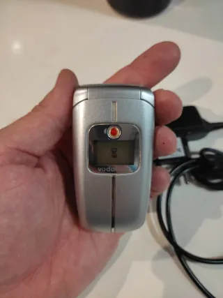 Sagem VS3 Teléfono Móvil + Cargador