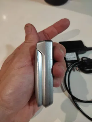 Sagem VS3 Teléfono Móvil + Cargador