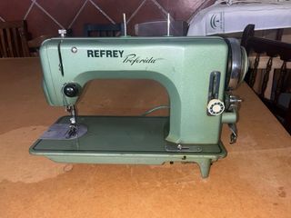 Máquina de coser Refrey Preferida