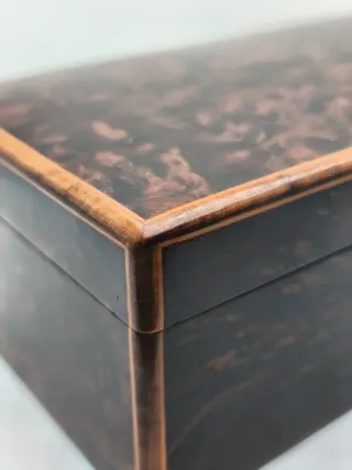 Caja de música de madera