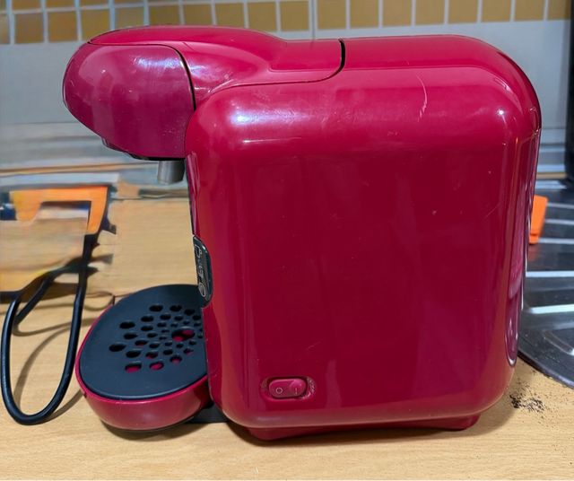 Cafetera Tassimo Bosch Roja