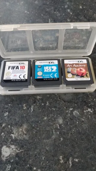 Consola Nintendo DS 2004 con juegos y accesorios.