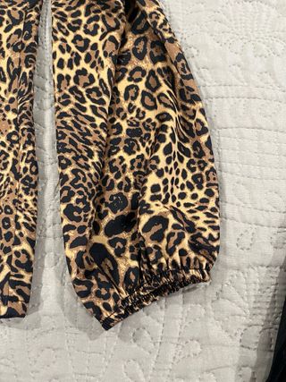 2 Camisas Negro y Animal Print
