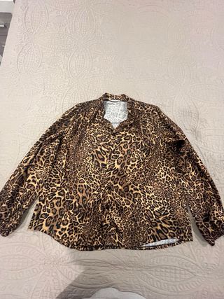 2 Camisas Negro y Animal Print