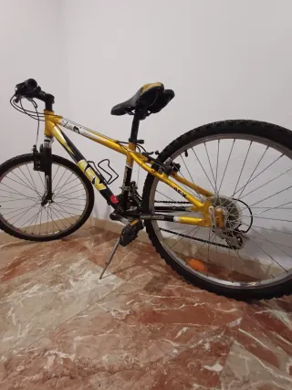 Bicicleta Montaña Amarilla