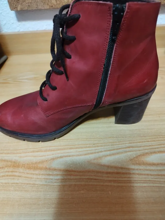 Botines granates piel