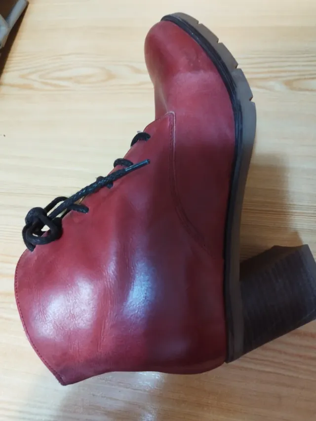 Botines granates piel