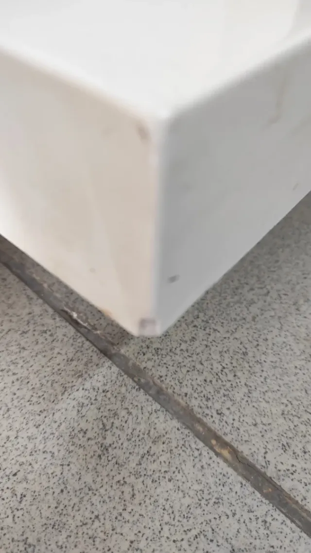 Lavabo de porcelana blanco