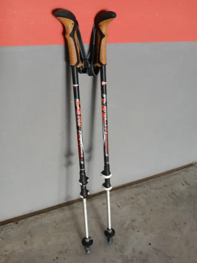 Bastones de senderismo Leki como nuevos