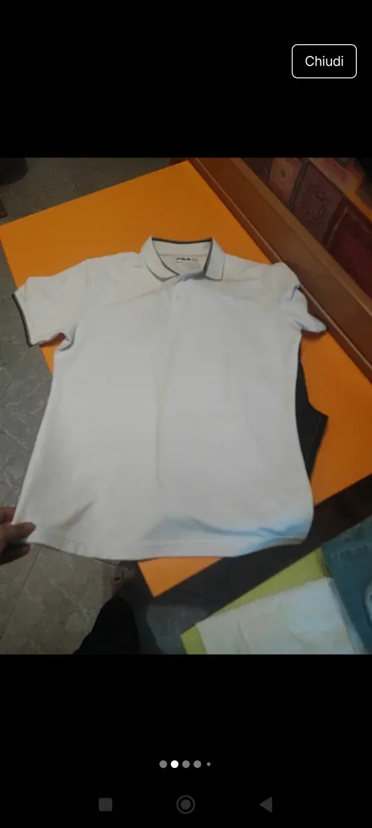 Completo uomo: polo bianco e jeans