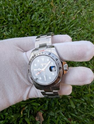 Reloj Seiko Mod Explorer II GMT Negro Naranja