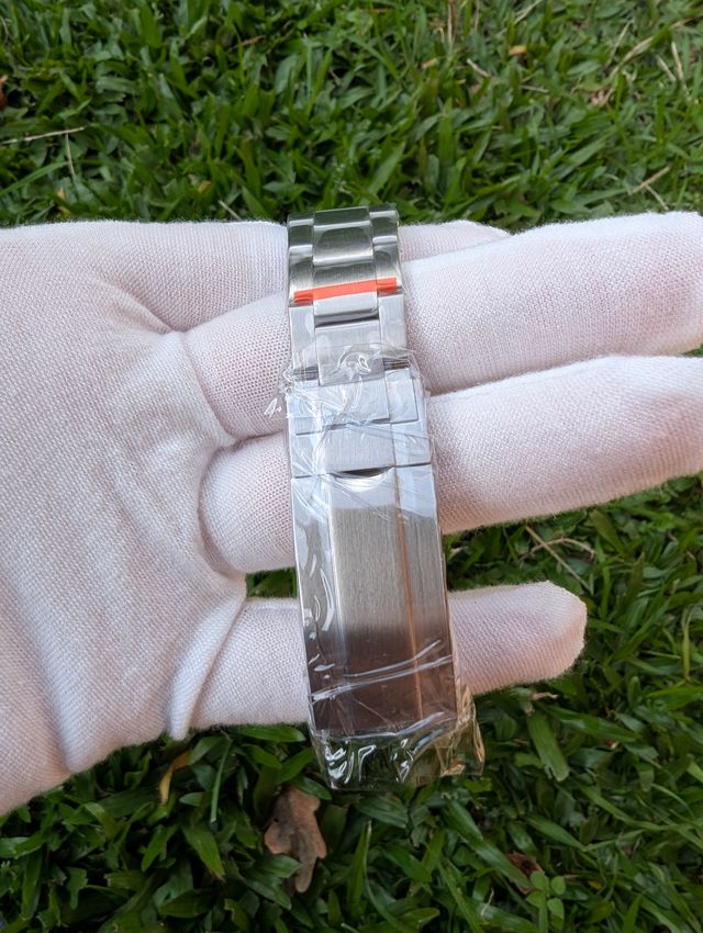 Reloj Seiko Mod Explorer II GMT Negro Naranja