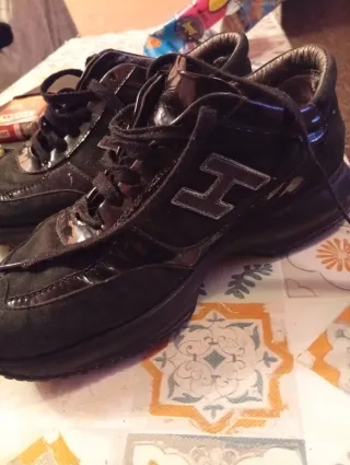 Zapatillas Hogan Negras Piel y Charol