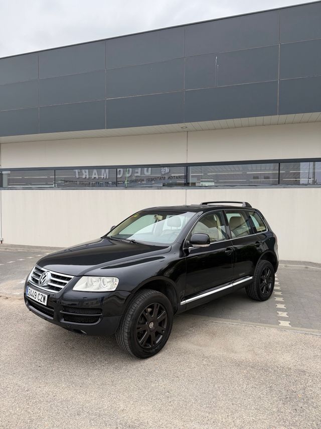 VOLKSWAGEN TOUAREG
