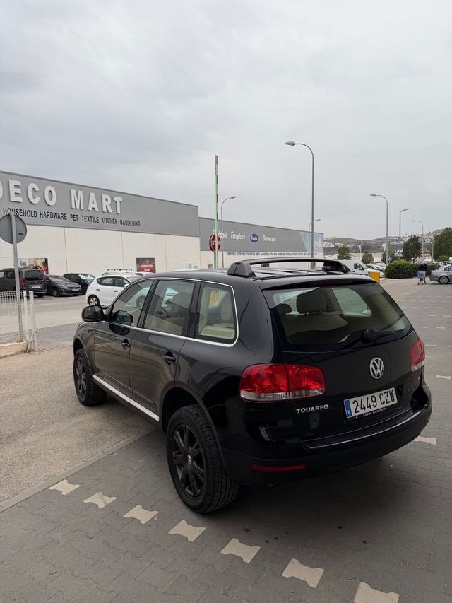 VOLKSWAGEN TOUAREG
