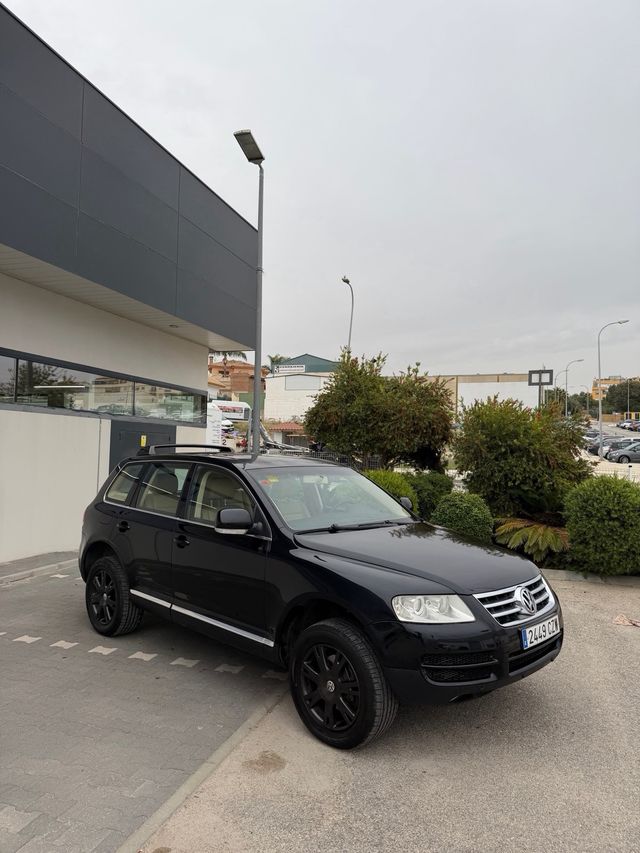 VOLKSWAGEN TOUAREG