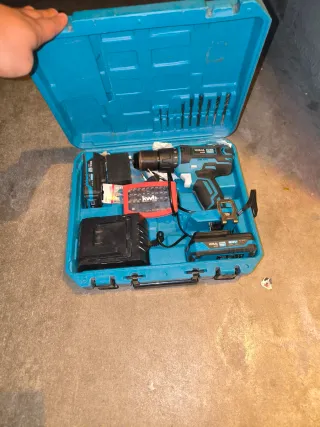 Transpaleta, carro , taladro