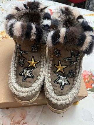 Botas MOU Marrones con Estrellas y Pelo
