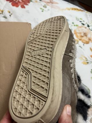 Botas MOU Marrones con Estrellas y Pelo