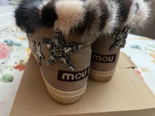 Botas MOU Marrones con Estrellas y Pelo