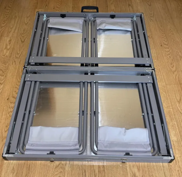 Mesa plegable aluminio con 4 sillas