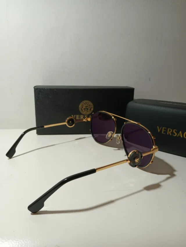 Gafas de Lujo Doradas y Negras