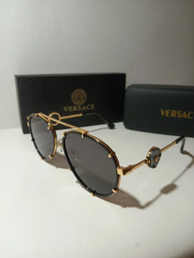 Gafas de Lujo Doradas y Negras