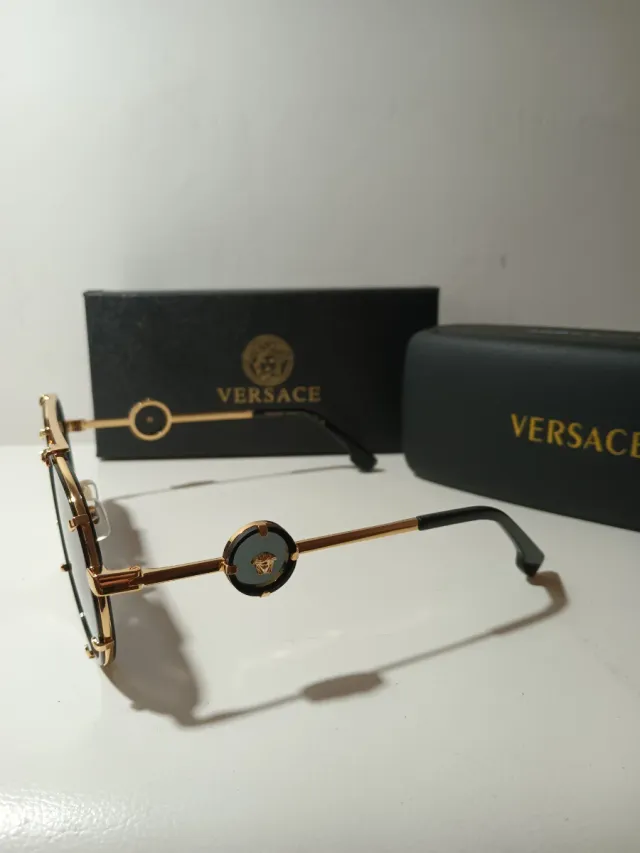 Gafas de Lujo Doradas y Negras