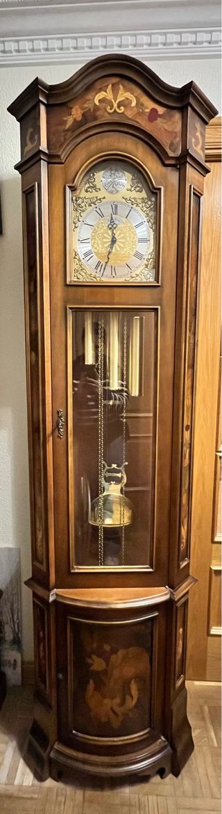 Reloj de pie clásico madera maciza